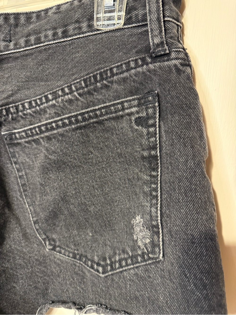Madewell Relaxed Denim Shorts 2" Haywood Wash Black Size 26 Cut-Offs Distressed - Picture 6 of 11